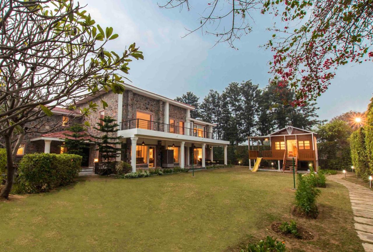 Stayvista At The Banyan Abode With Pool Table, Pet Friendly & Outdoor Pool มาเนซาร์ ภายนอก รูปภาพ