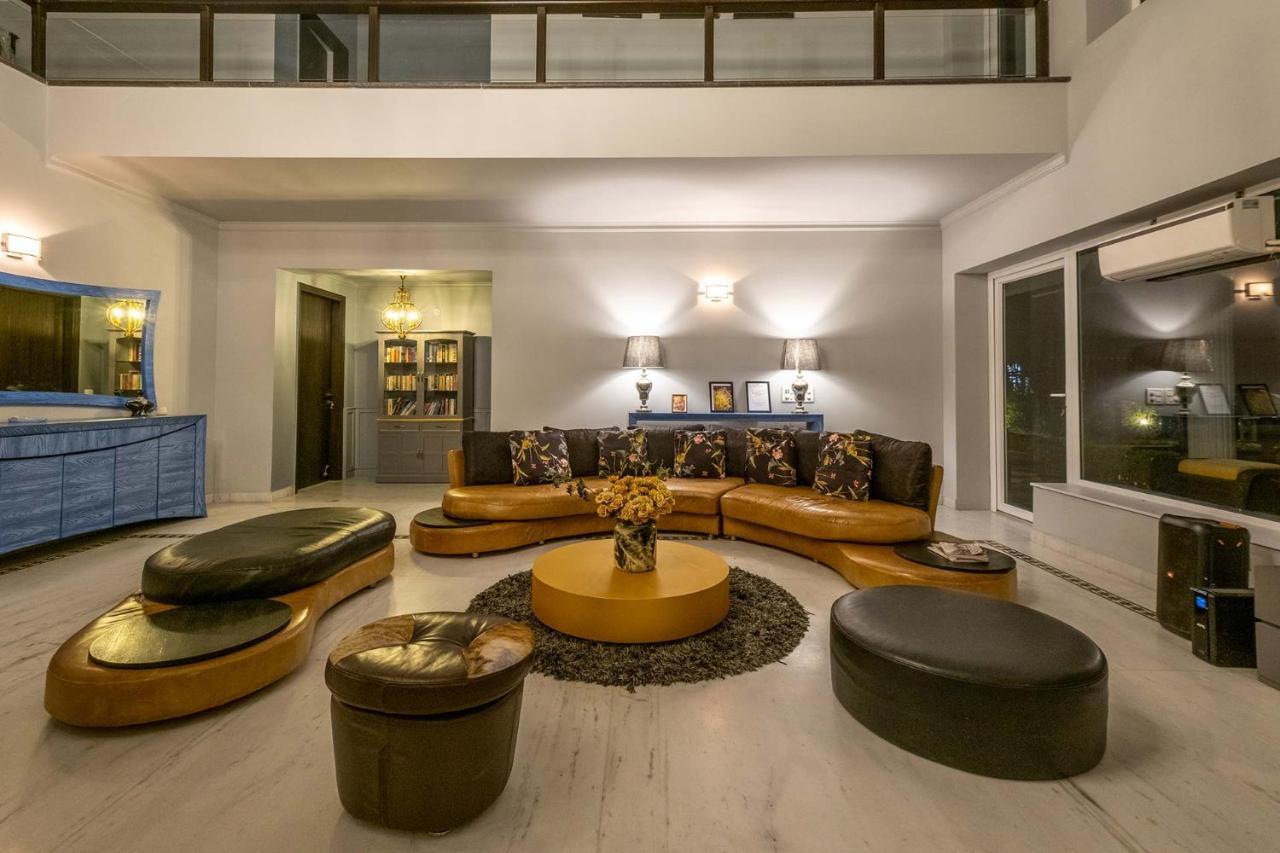 Stayvista At The Banyan Abode With Pool Table, Pet Friendly & Outdoor Pool มาเนซาร์ ภายนอก รูปภาพ