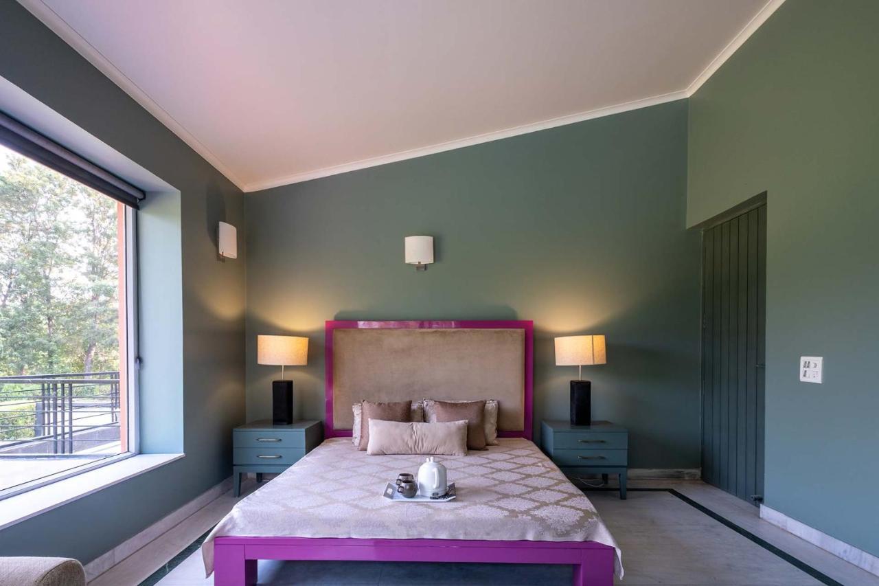 Stayvista At The Banyan Abode With Pool Table, Pet Friendly & Outdoor Pool มาเนซาร์ ภายนอก รูปภาพ