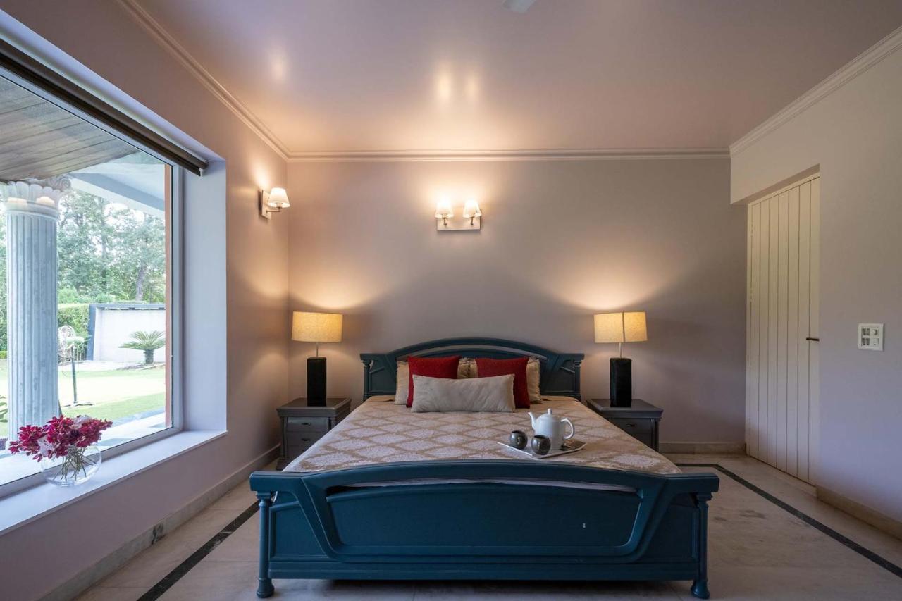 Stayvista At The Banyan Abode With Pool Table, Pet Friendly & Outdoor Pool มาเนซาร์ ภายนอก รูปภาพ