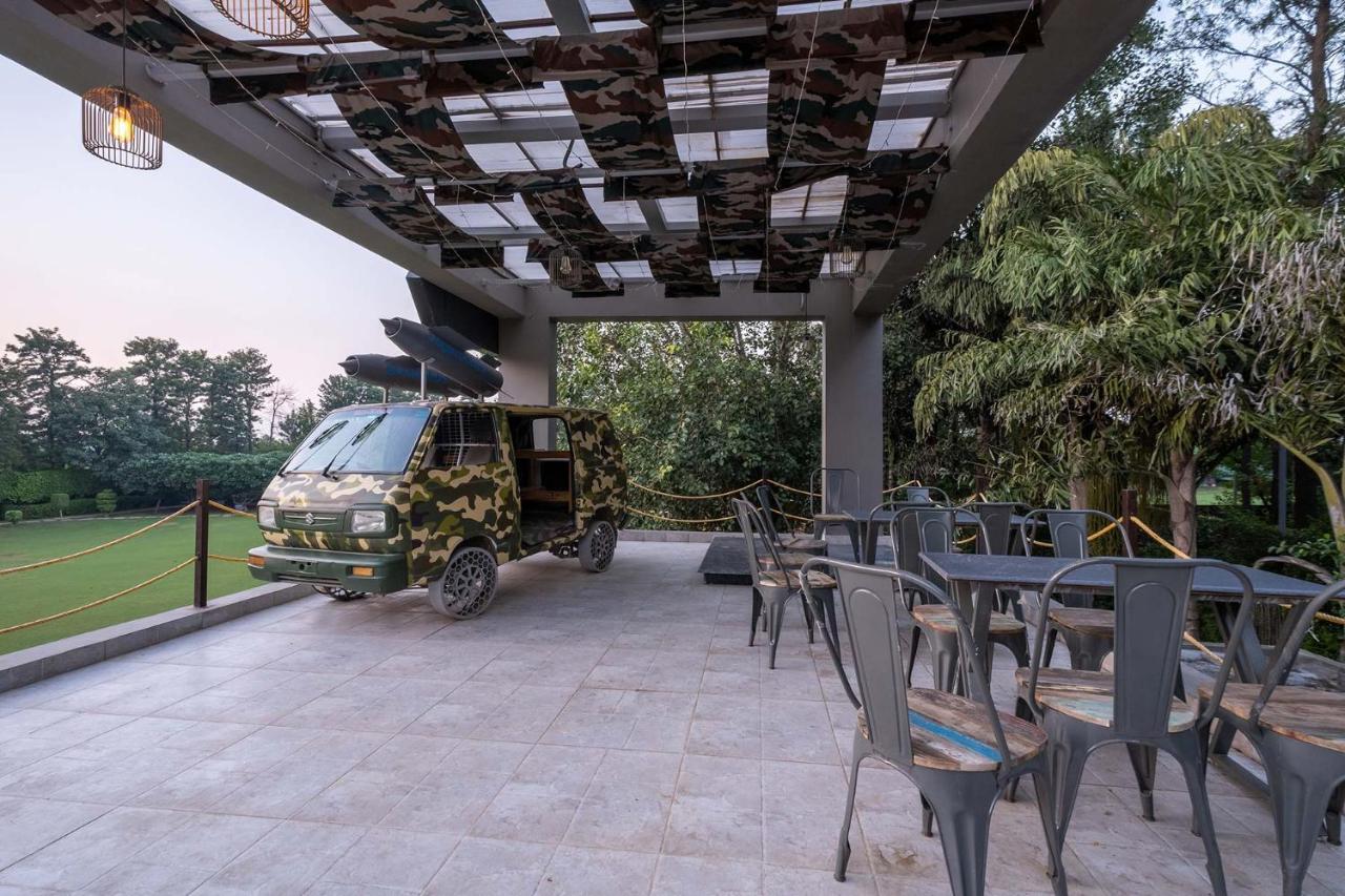 Stayvista At The Banyan Abode With Pool Table, Pet Friendly & Outdoor Pool มาเนซาร์ ภายนอก รูปภาพ
